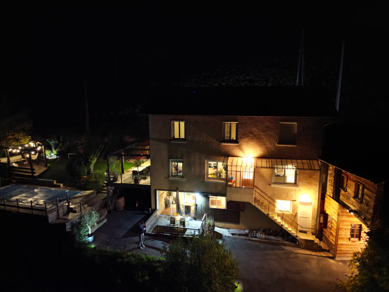 French property for sale in Saint-Didier-sur-Beaujeu, Rhône - €379,000 - photo 2