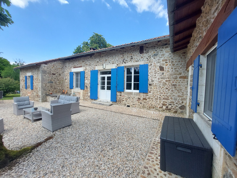 French property for sale in Bussière-Badil, Dordogne - &#8364;487,600 - photo 2