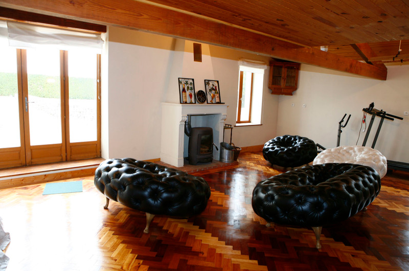 French property for sale in Fontaine-Chalendray, Charente-Maritime - €267,500 - photo 6