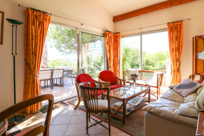 French property for sale in Saint-Maximin, Gard - €675,000 - photo 3