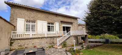 French property for sale in Saint-Laurent-de-Céris, Charente - €149,990 - photo 2