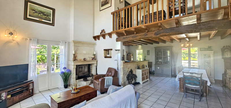 French property for sale in Rives-d'Autise, Vendée - €308,000 - photo 2