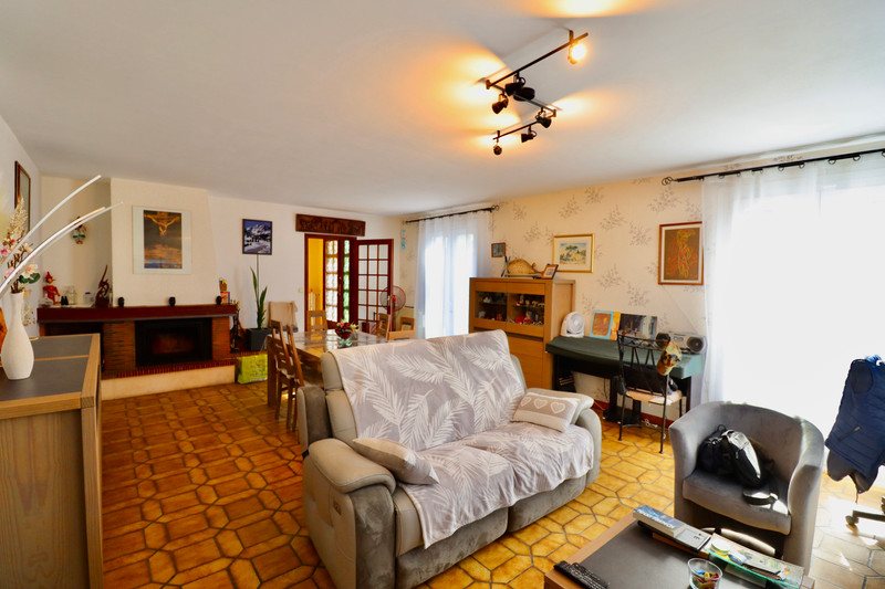 French property for sale in Augignac, Dordogne - €299,950 - photo 3