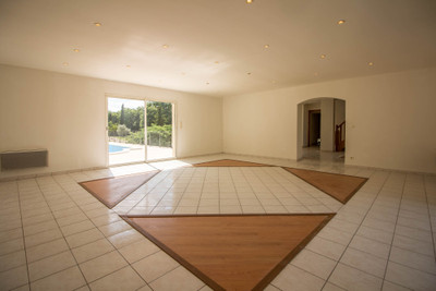 French property for sale in Angoulême, Charente - €310,000 - photo 5