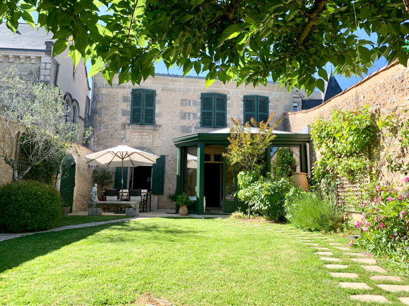 Maison à vendre à Poitiers, Vienne - 525.000 € - photo 1