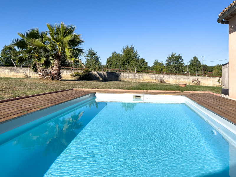 French property for sale in Duras, Lot-et-Garonne - €424,000 - photo 2
