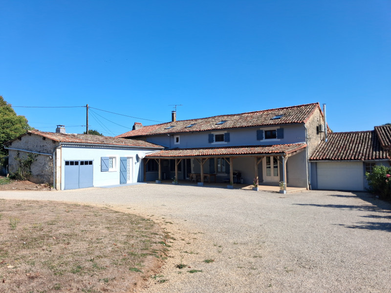 Propriété à vendre à Blanzay, Vienne - 267 500 €