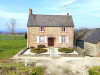 Maison à vendre à Le Teilleul, Manche - 142.890 € - photo 1