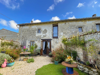 Maison à vendre à Sonnac, Charente-Maritime, Poitou-Charentes, avec Leggett Immobilier
