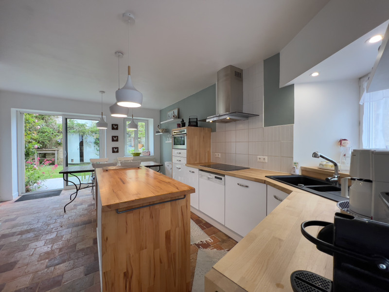 French property for sale in Bellevigne-en-Layon, Maine-et-Loire - €235,400 - photo 2