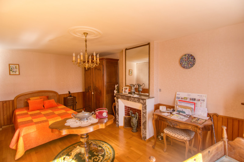 House for sale in La Souterraine Creuse Large country house with a great barn and attached