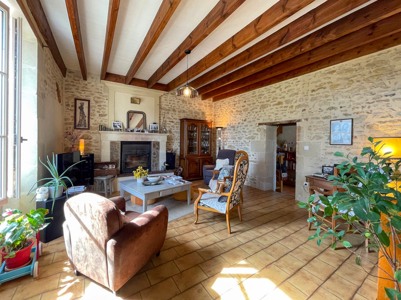 French property for sale in Louzy, Deux-Sèvres - €260,400 - photo 2