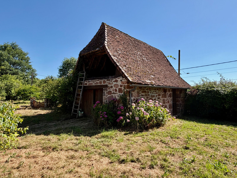 French property for sale in Hautefort, Dordogne - €245,000 - photo 3