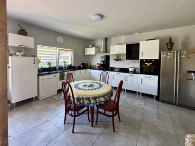 French property for sale in Saint-Thégonnec Loc-Eguiner, Finistère - €258,000 - photo 2