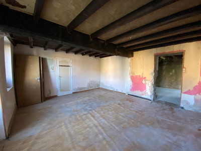 French property for sale in Écuras, Charente - €95,000 - photo 2