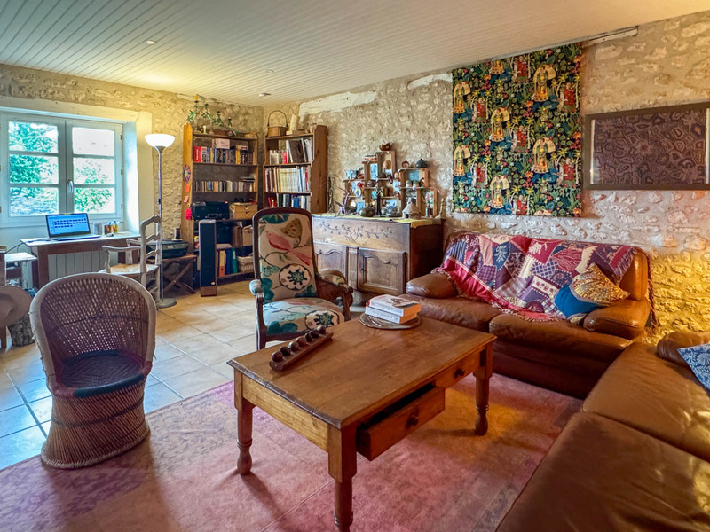 French property for sale in Castelnau Montratier-Sainte Alauzie, Lot - €380,000 - photo 6