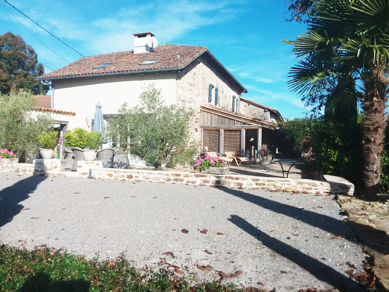 French property for sale in Saint-Mathieu, Haute-Vienne - &#8364;399,000 - photo 7