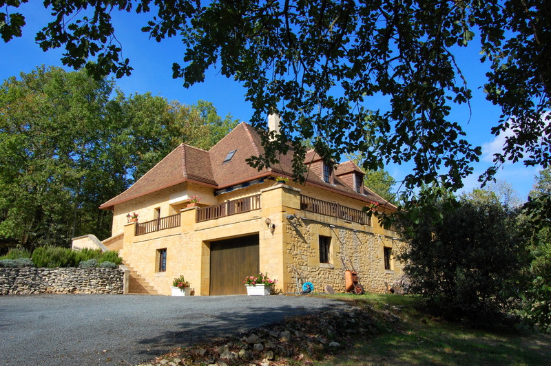 Maison à Vendre En Aquitaine - Dordogne Le Buisson-de-Cadouin Spacieuse ...