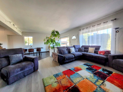 French property for sale in Canet-en-Roussillon, Pyrénées-Orientales - €577,000 - photo 4