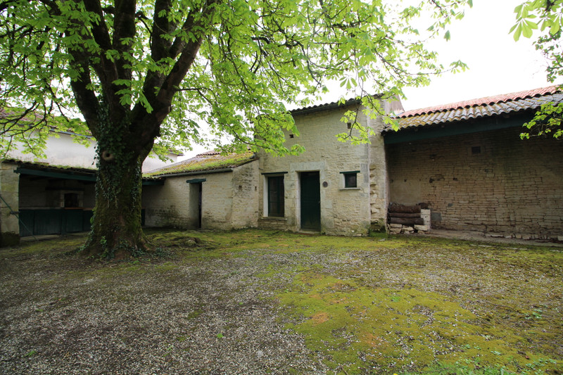 French property for sale in Mons, Charente - €189,000 - photo 10