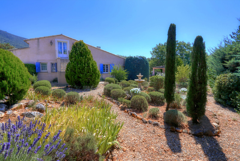 French property for sale in Rustrel, Vaucluse - €518,000 - photo 8