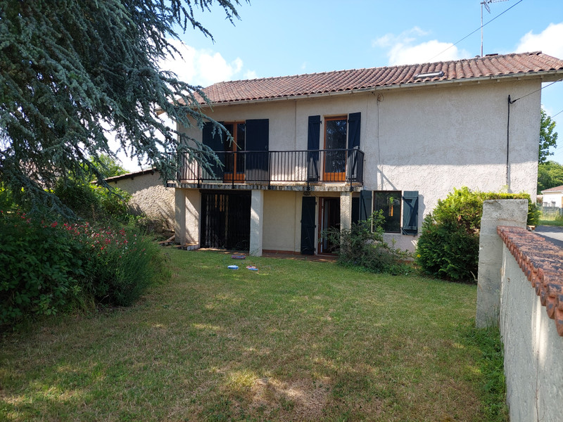 French property for sale in Dignac, Charente - €215,500 - photo 10