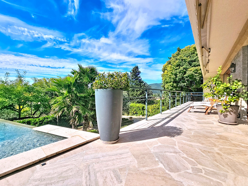 French property for sale in Donzère, Drôme - €790,000 - photo 2