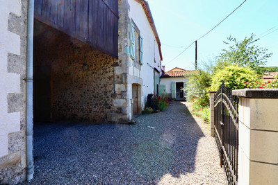 French property for sale in Montbron, Charente - €260,000 - photo 10