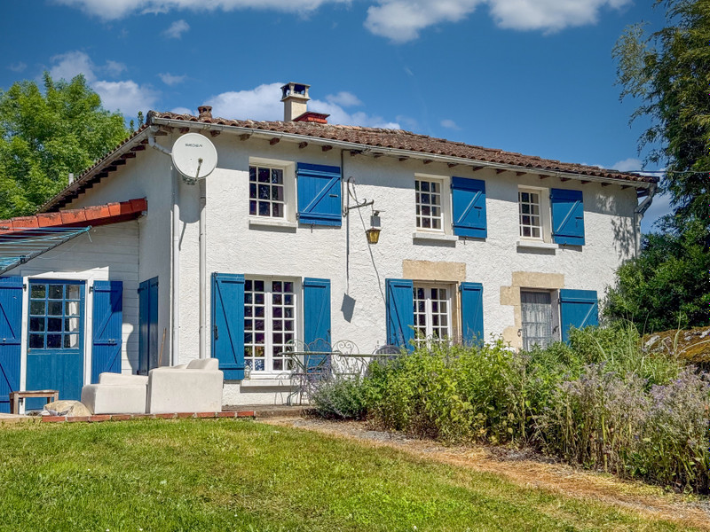 Maison à vendre à Pamplie, Deux-Sèvres - 129.000 € - photo 1