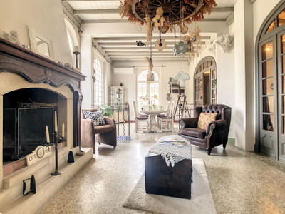 Beautifully restored house with pool, guest house, apartment, garage and glorious gardens amongst the vines.