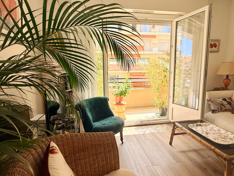 French property for sale in Antibes, Alpes-Maritimes - €225,000 - photo 9