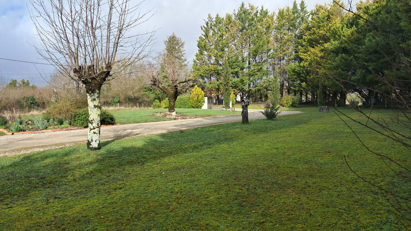 French property for sale in Cherval, Dordogne - €299,999 - photo 14