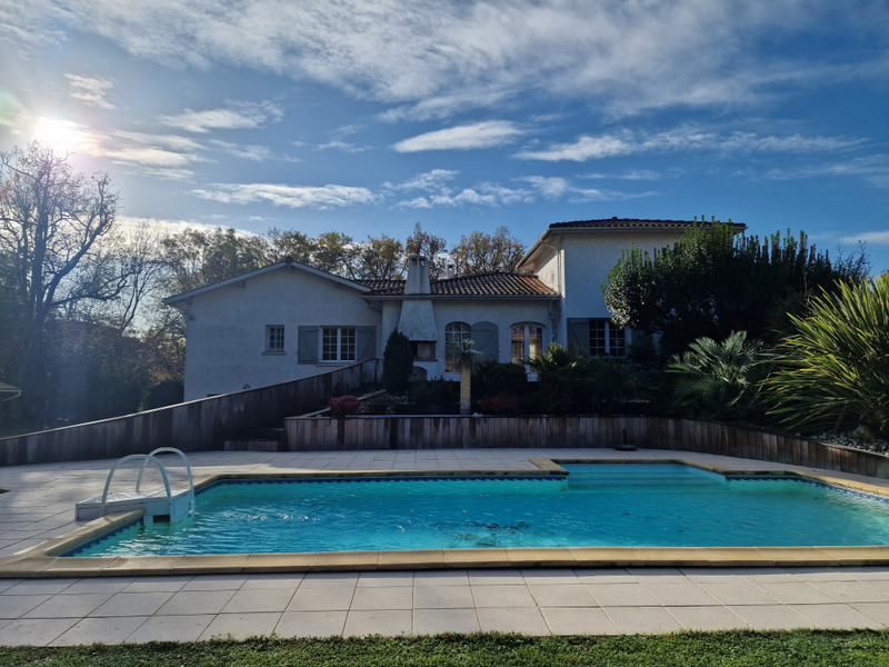 Propriété à vendre à Carbon-Blanc, Gironde - 545 000 €