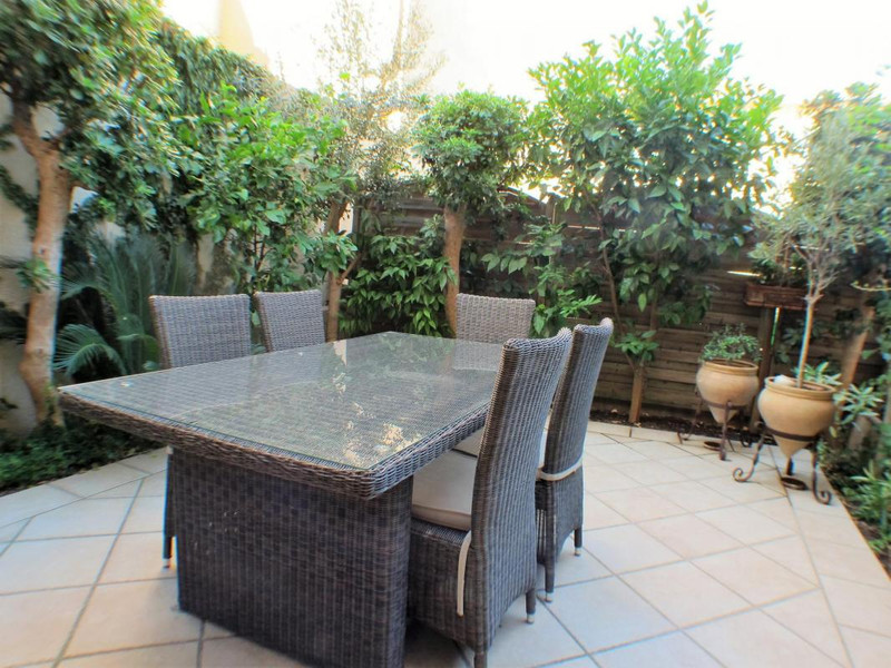 French property for sale in Sainte-Maxime, Var - €345,000 - photo 3