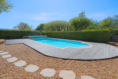 LUBERON - Magnifique grande maison avec piscine chauffée et un grand jardin dans un environnement calme