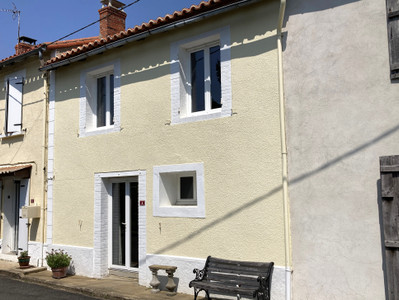 Maison à vendre à L'Isle-Jourdain, Vienne, Poitou-Charentes, avec Leggett Immobilier