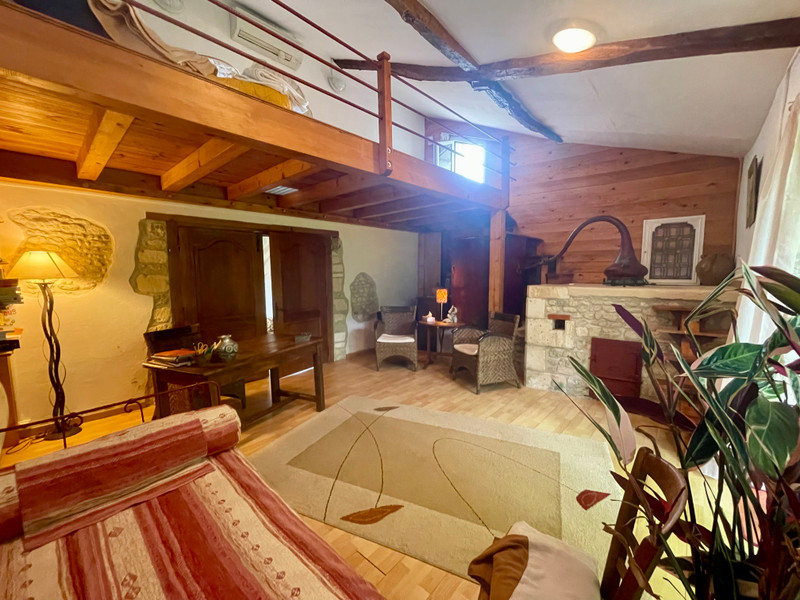 French property for sale in Barret, Charente - €267,500 - photo 2
