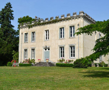 Chateau à vendre à Lessac, Charente, Poitou-Charentes, avec Leggett Immobilier