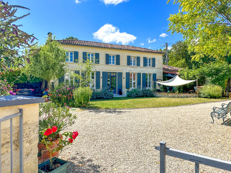 Maison à vendre à Mons, Charente-Maritime - 550 000 € - photo 1
