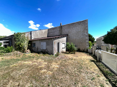 French property for sale in Bouillé-Courdault, Vendée - €148,800 - photo 2