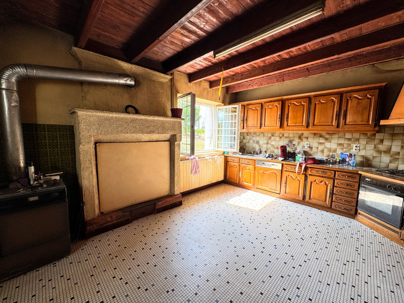 French property for sale in Pérignac, Charente - €214,000 - photo 4