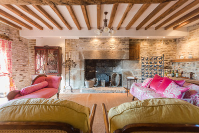 A stunning Manoir built during the 15th/16th century. Enormous untapped potential. 