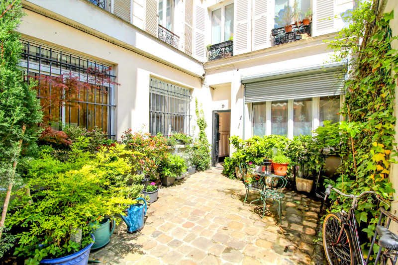 French property for sale in Paris 10e Arrondissement, Paris - €395,000 - photo 3