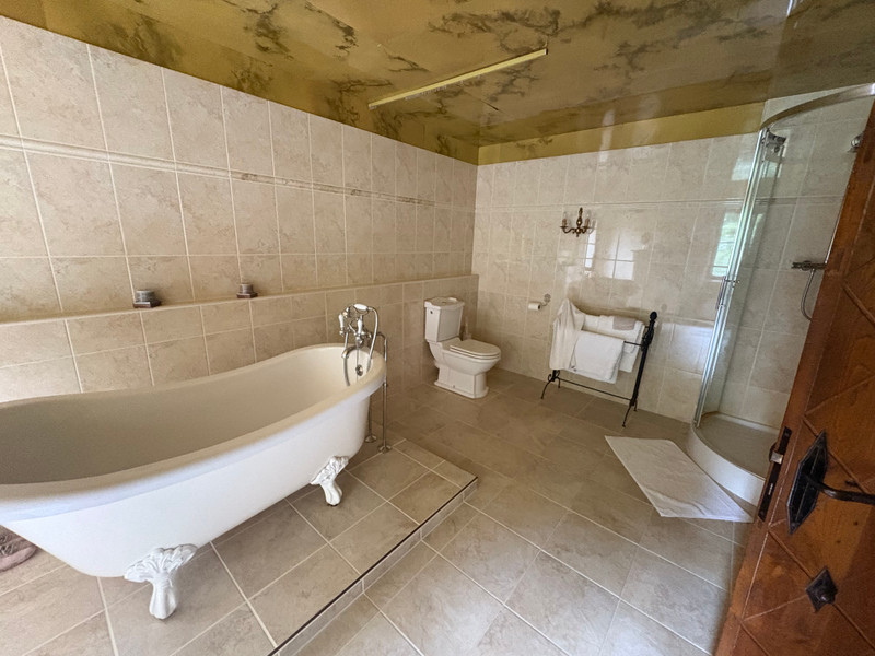 French property for sale in Saint-Jory-de-Chalais, Dordogne - €583,000 - photo 5