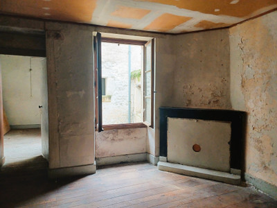 French property for sale in La Mothe-Saint-Héray, Deux-Sèvres - €26,600 - photo 7
