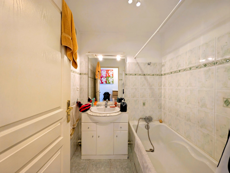 French property for sale in Avignon, Vaucluse - €186,000 - photo 6