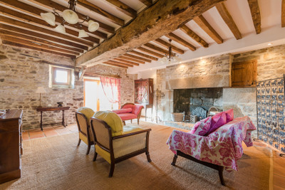 A stunning Manoir built during the 15th/16th century. Enormous untapped potential. 