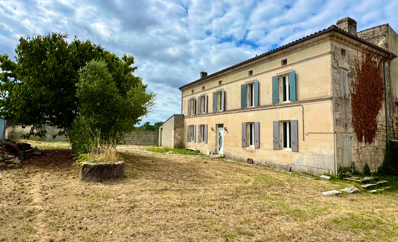 Maison à vendre à Fléac-sur-Seugne, Charente-Maritime - 180.000 € - photo 1