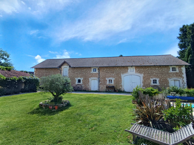 French property for sale in Bassillac, Dordogne - €689,000 - photo 2