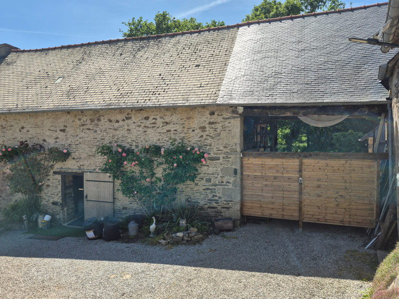French property for sale in Cléguérec, Morbihan - €901,000 - photo 6